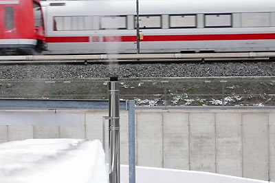 man beachte den ersten kleinen Schnee