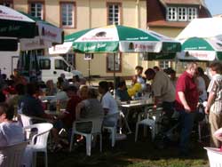 Sonntag nachmittag im Park neben dem Langenmarckplatz