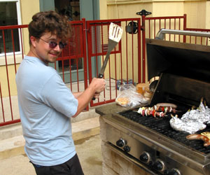 hedgehog attacks the grill