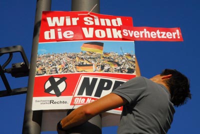 Defaced Nazi-Wahlplakate