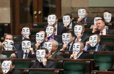 Polish MPs wear Guy Fawkes masks to protest #ACTA