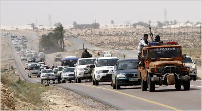 Pro-Qaddafi Forces Push Rebels Into Chaotic Retreat