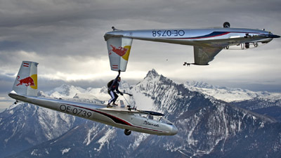 Skydiver hitches a lift