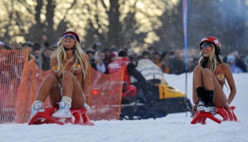 Topless Sled Race