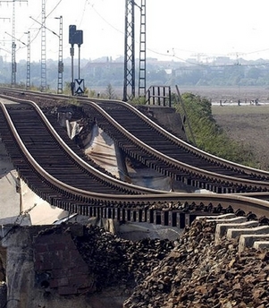 Czech police investigate railway bridge theft