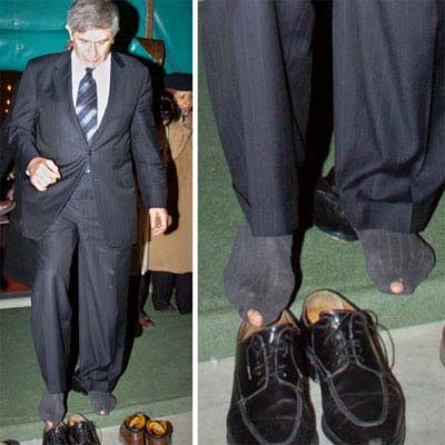 World Bank President's Visit Toe-tally Embarrassing