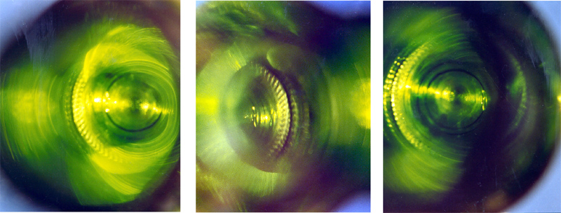 Resonanzen I, II, III 2003 &lt;br /&gt;
<br/><br/>
Farbfotografien dreiteilig &lt;br /&gt;
<br/><br/>
49 x 40 cm 