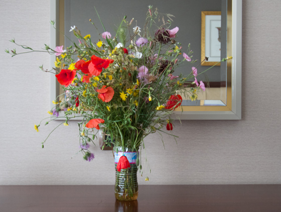 fiori lunga l'autostrada