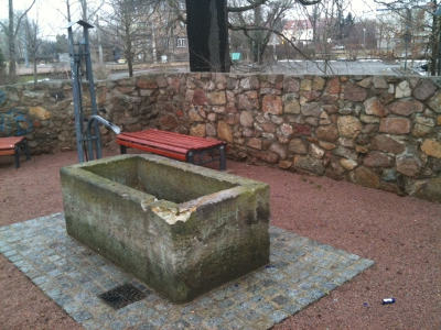 Brunnen am Museum Karrasburg in Coswig bei Dresden
