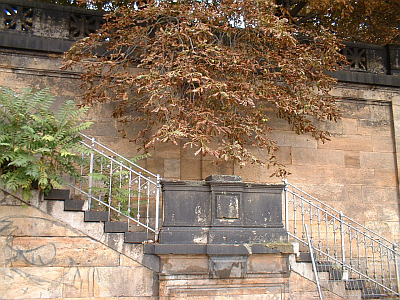 gesperrte Treppe an der Carolabrücke, Dresden