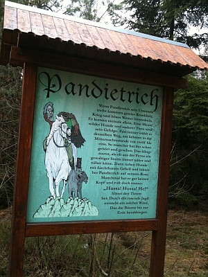 Tafel mit der Sage von Pandietrich, Wilder Jäger, im Masseneiwald