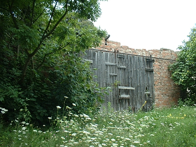 altes Scheunentor auf der Neuenburg
