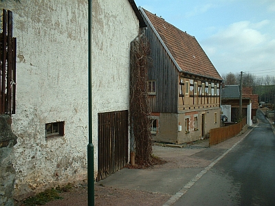 alte Bauernhäuser in der Gasse, Rhäsa, Ketzerbachtal
