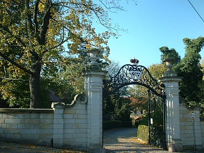 Schloss Proschwitz, Eingangstor